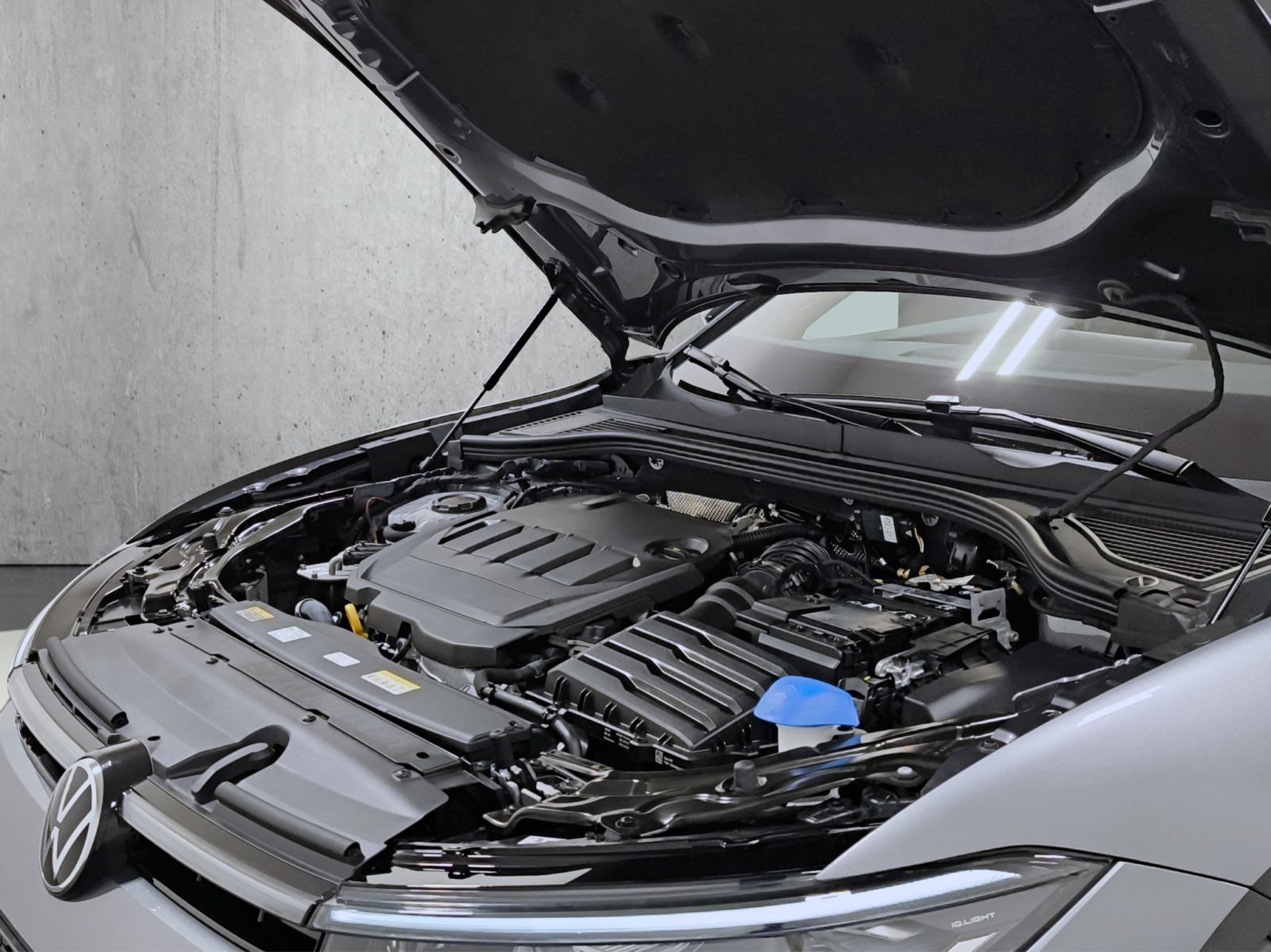 Volkswagen Passat 2.0 TDI DSG 4M R-Line "Signature", Standh