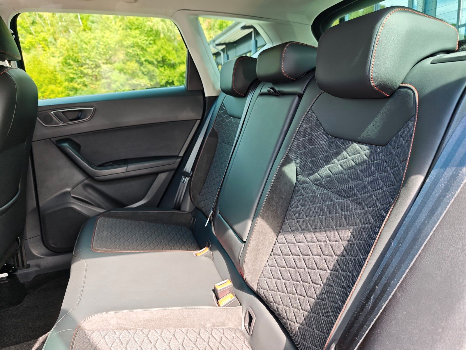 Seat Ateca FR 4Drive DSG 150PS NAVI+SHZ+AHK+APP+