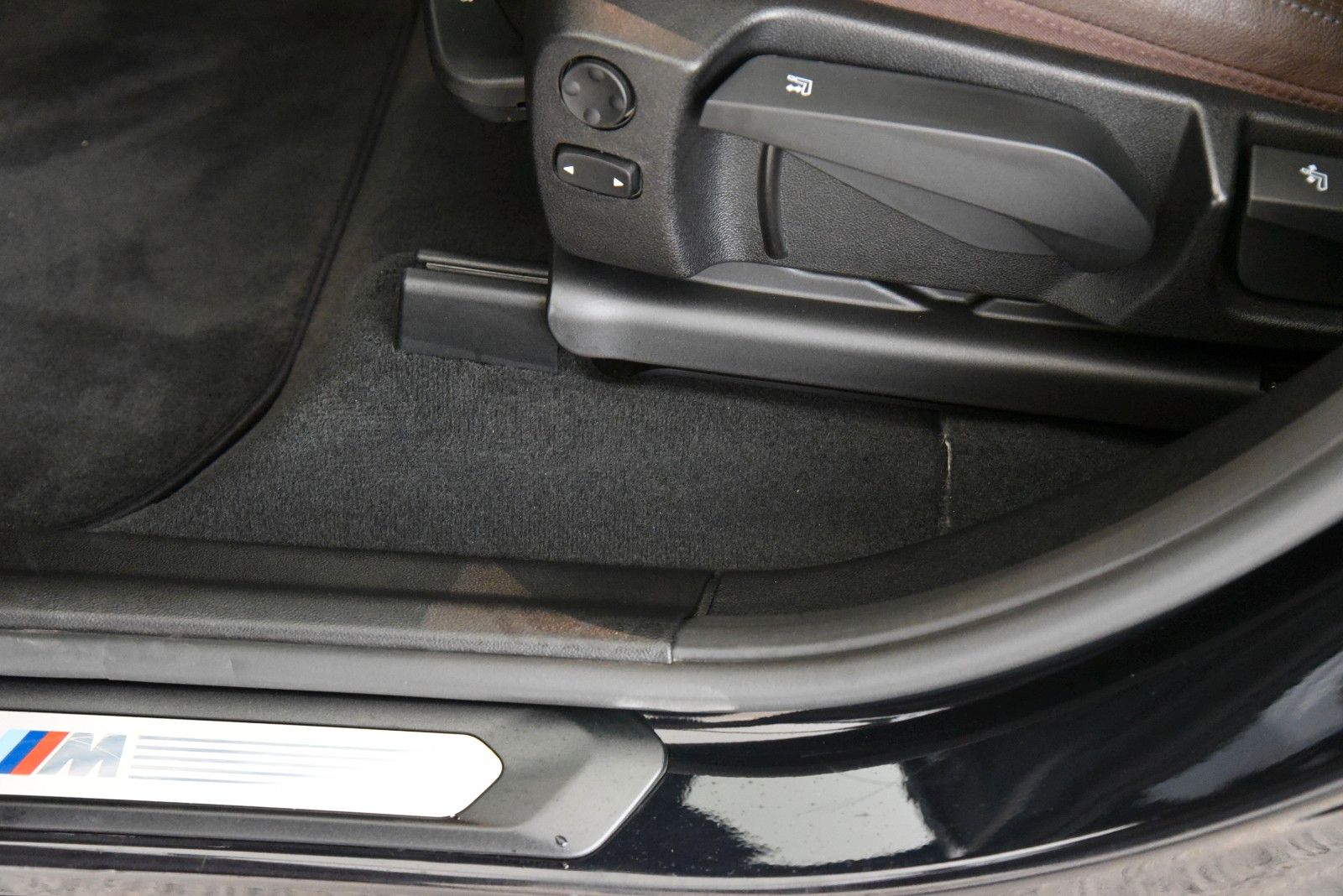 BMW X4 xDrive30d M Sport ACC AHK HUD HiFi Pano Alarm