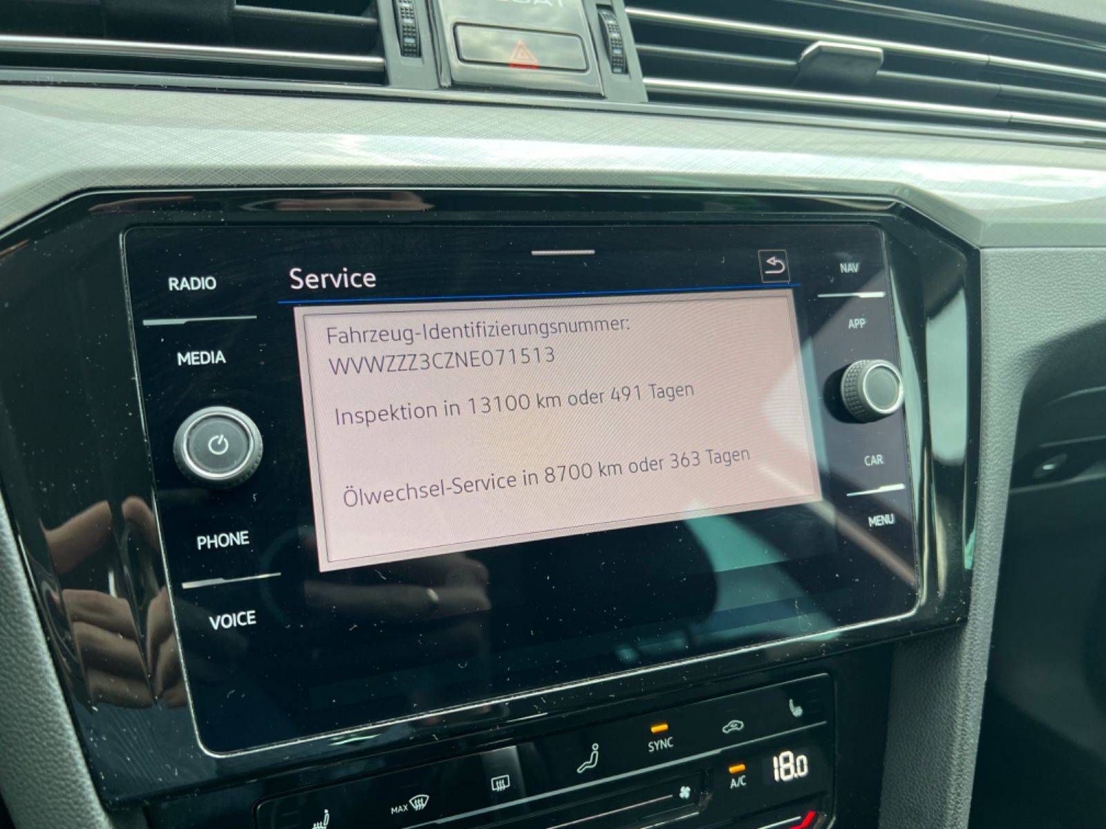 Volkswagen Passat 2.0 TDI - Samsaru's Car Outlet