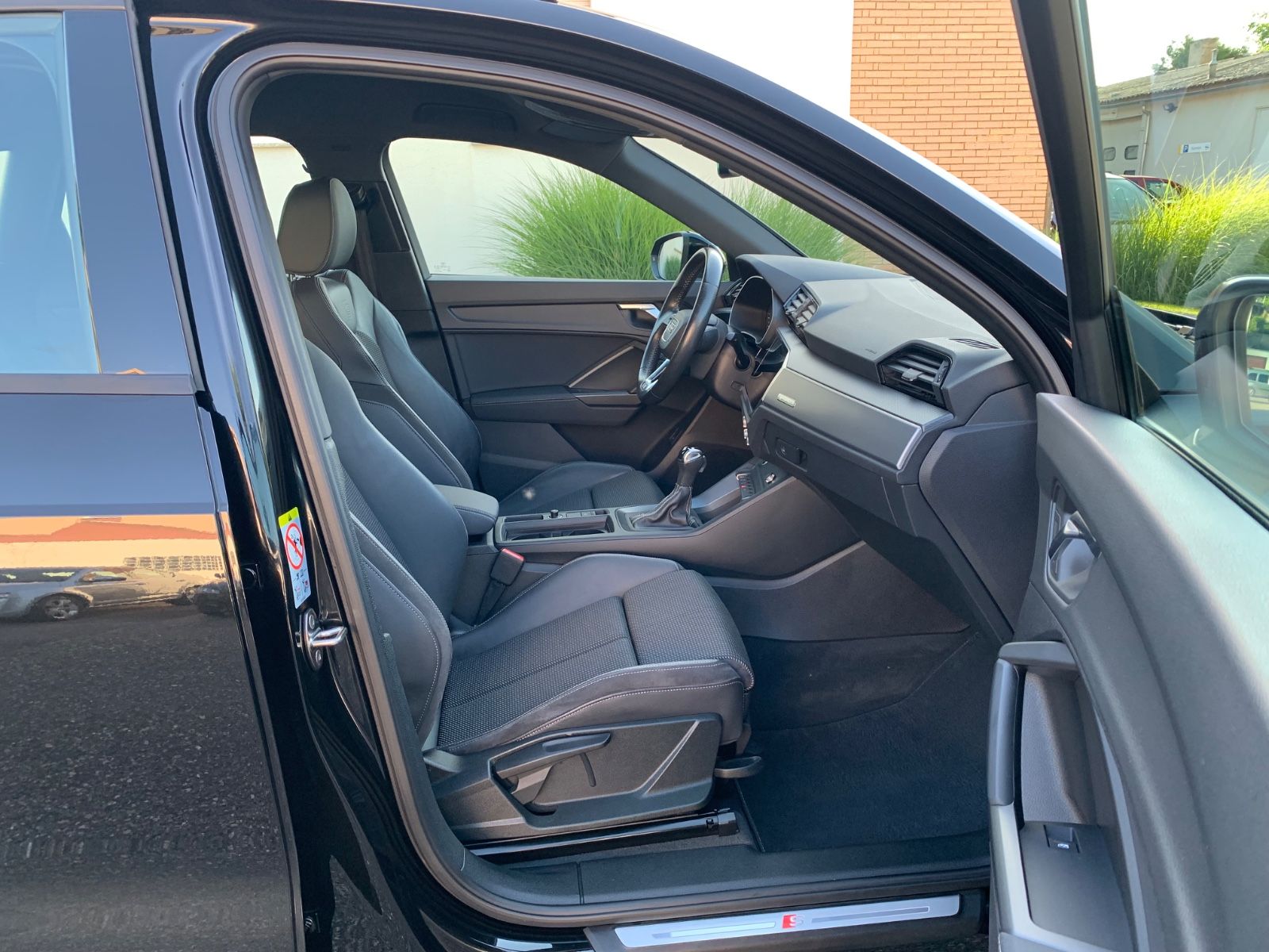 Audi Q3 35 TDI quattro S-line - Samsaru's Car Outlet