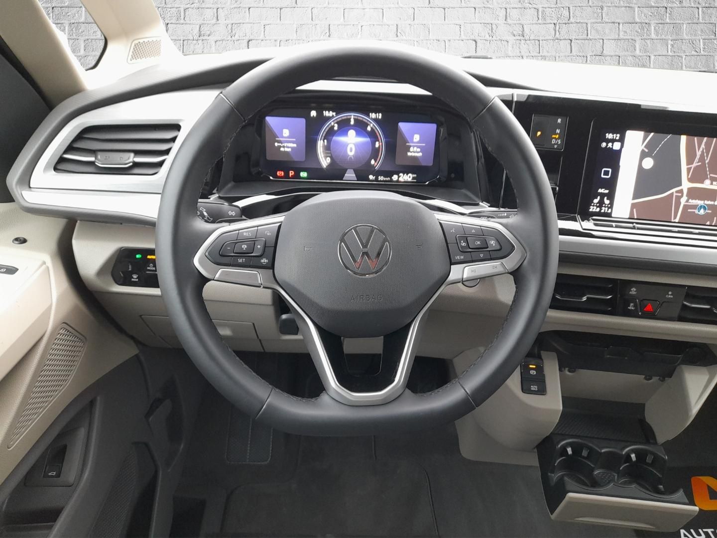 Volkswagen Multivan Life 2.0 TDI - Samsaru's Car Outlet