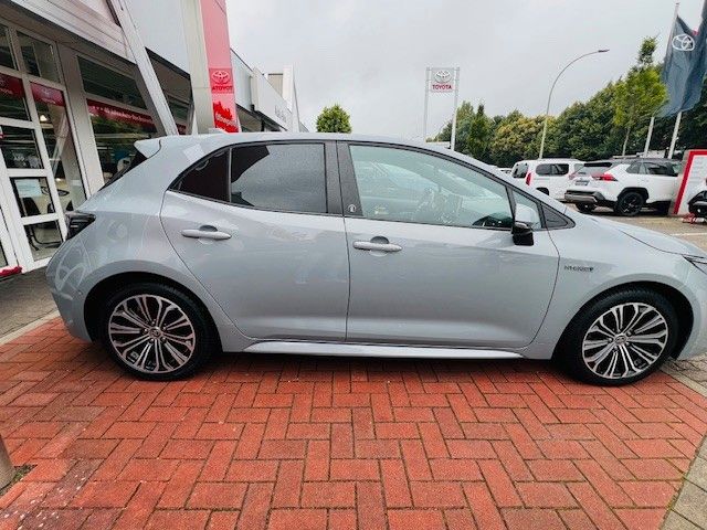 Toyota Corolla 1.8 Hybrid - Samsaru's Car Outlet