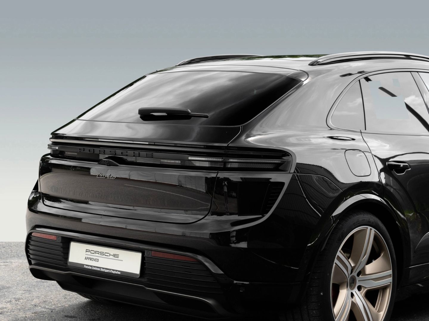 Porsche Macan Turbo Burmester AHK AR HUD Surround View