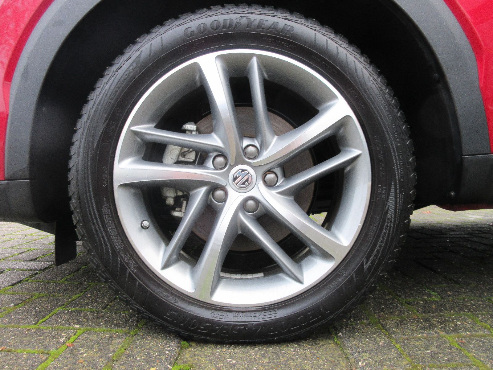 MG EHS 1.5TGI PLUG IN HYBR. LUXURY+MG PILOT PANO 18