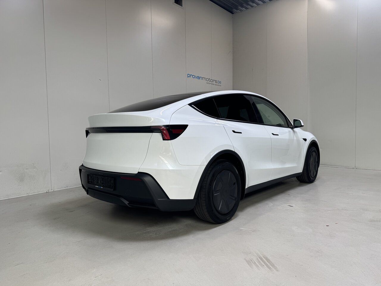 Tesla Model Y  Standard Range - 450 Km Range! Topstaat