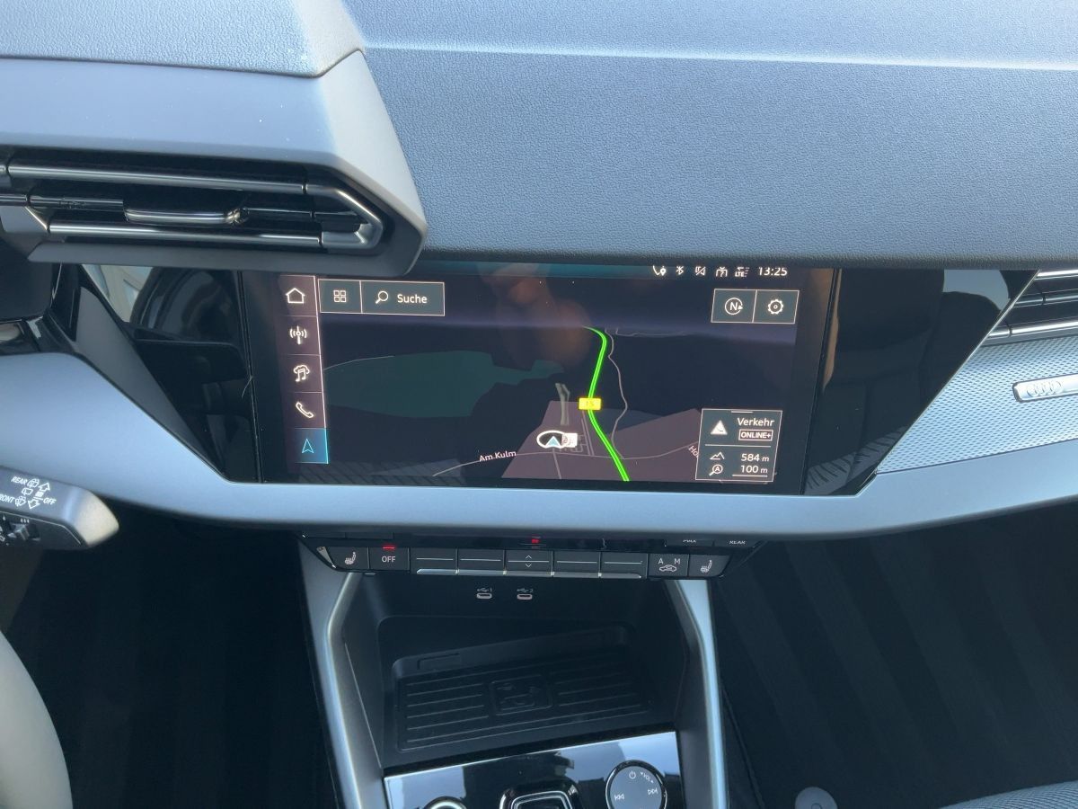 Audi A3 Sportback 35 TFSI S-TR ADVANCED - Samsaru's Car Outlet