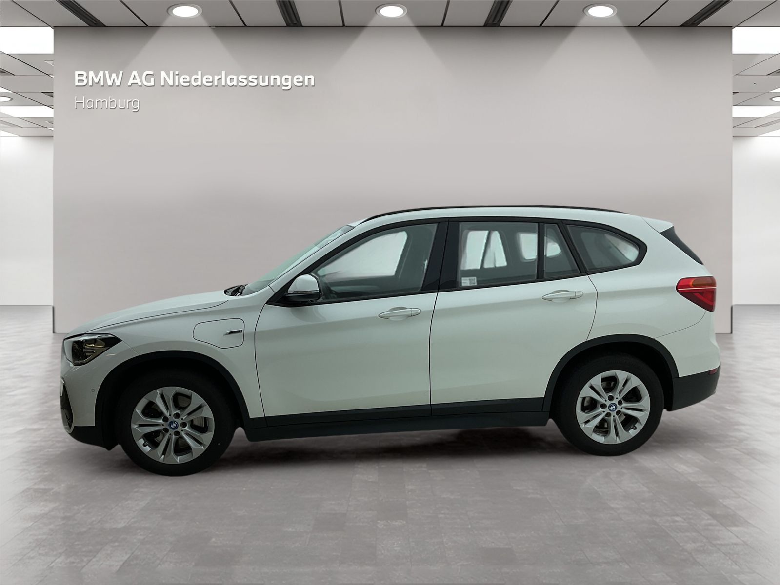 BMW X1 xDrive25e - Samsaru's Car Outlet