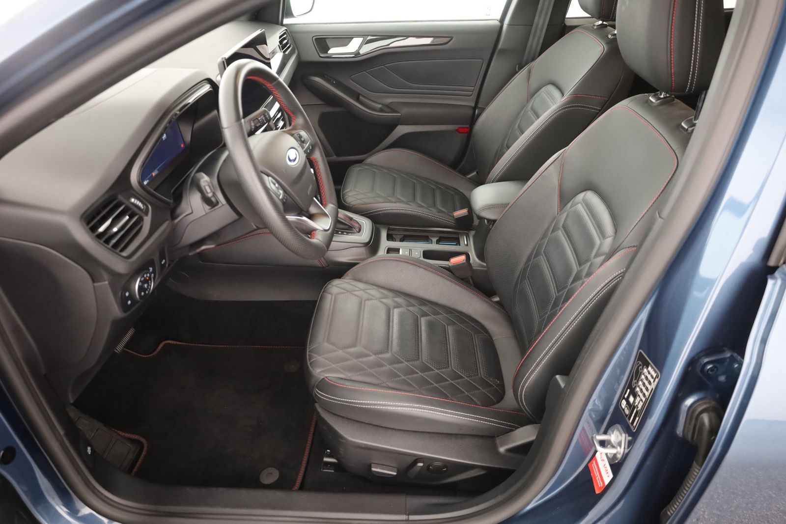 Ford Focus Turnier 1.0 EB ST-Line X LED Navi ACC AHK