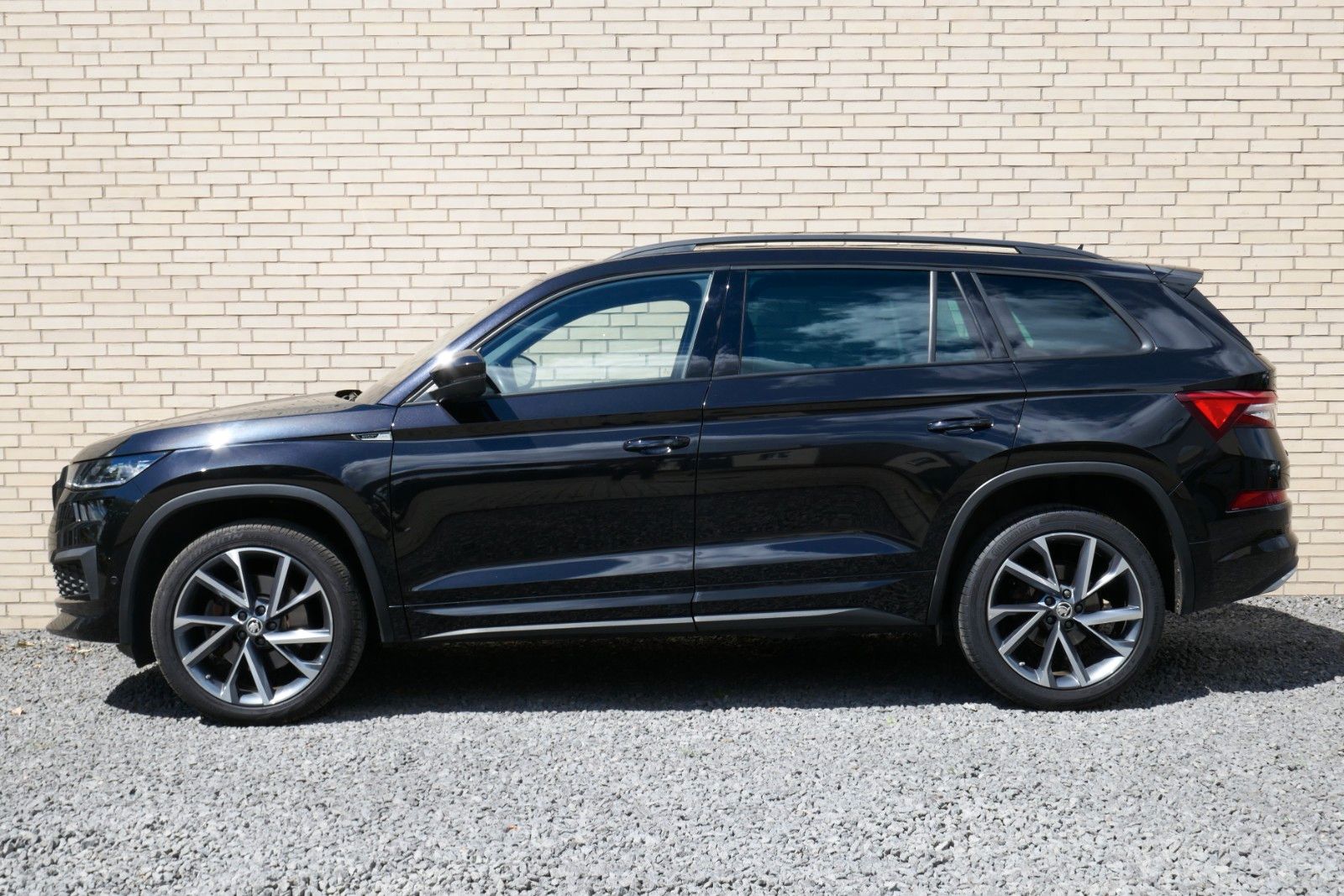 Skoda Kodiaq Sportline 4x4 Pano 360Cam Standheiz. AHK