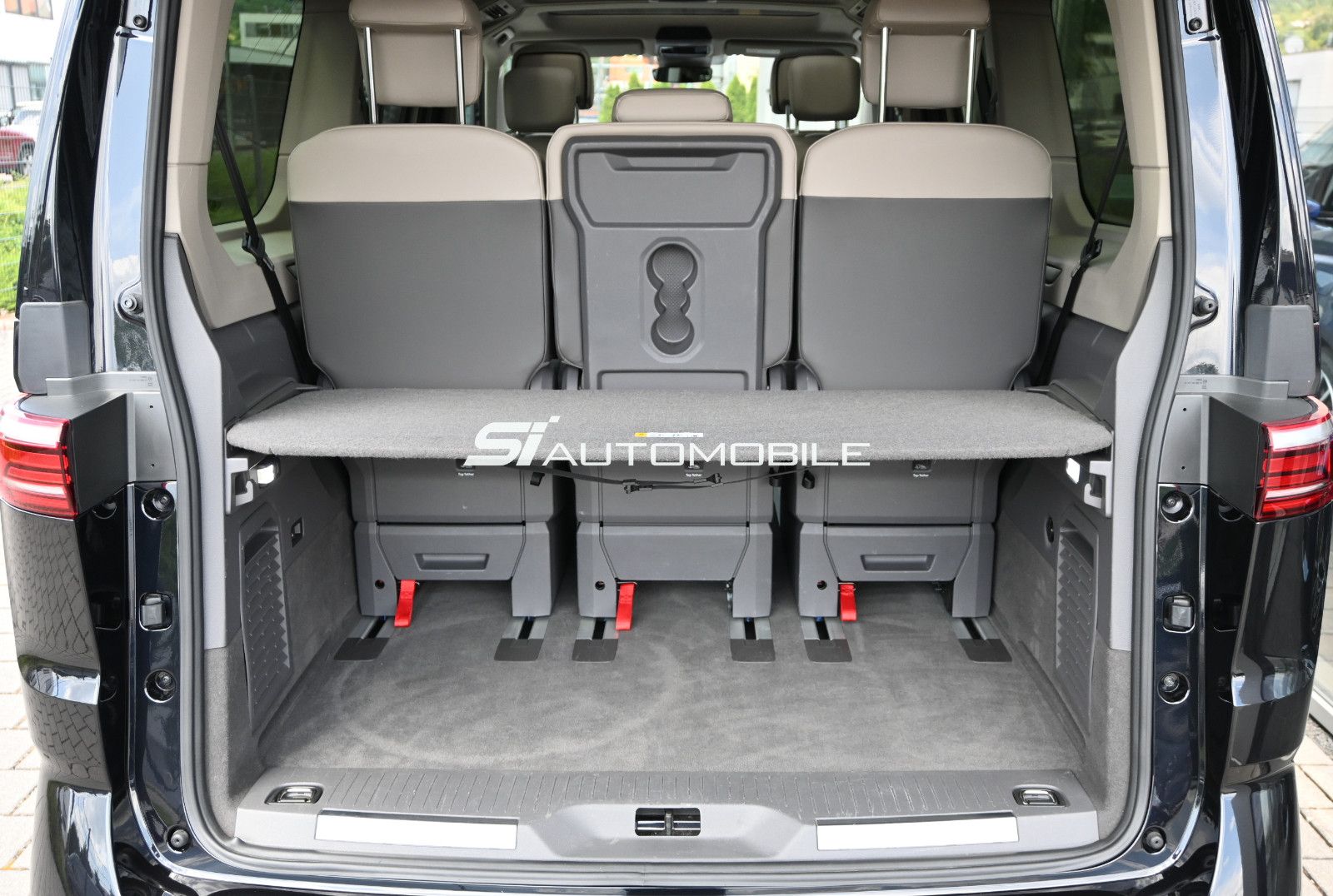Volkswagen T7 Multivan 2.0 TDI DSG Style - Samsaru's Car Outlet