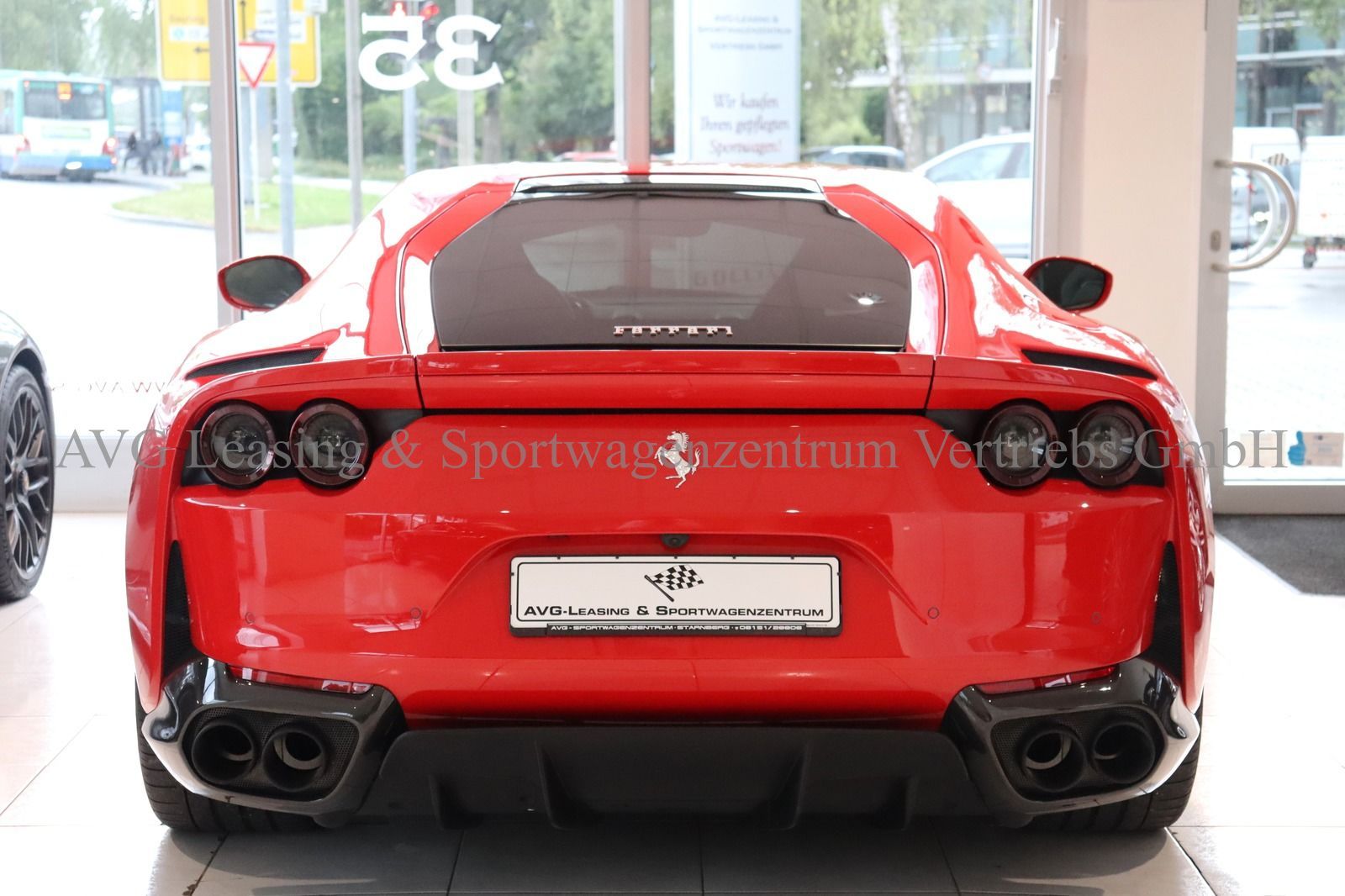 Ferrari 812 Superfast - Samsaru's Car Outlet