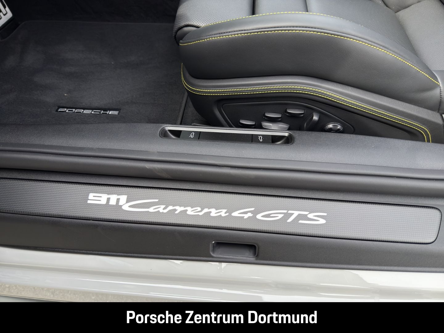 Porsche 992 911 Carrera 4 GTS Cabrio Burmester Clubleder