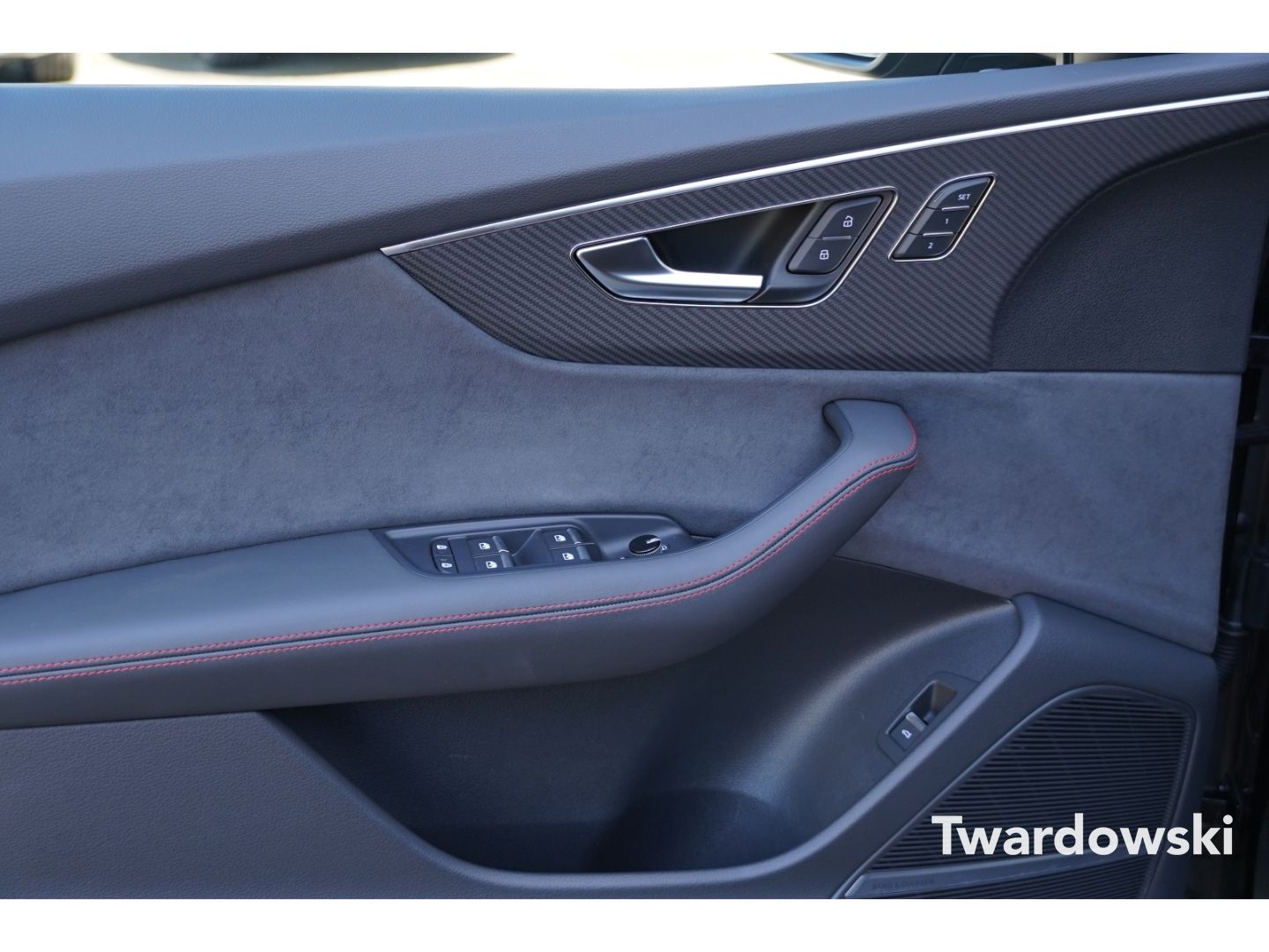 Audi Q8 50 TDI S line Pano HUD Matrix 23''B&O AHK 360