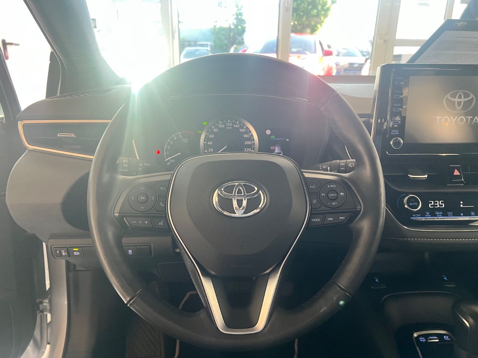 Toyota Corolla TS 1.8 Hybrid Business Edition - Samsaru's Car Outlet