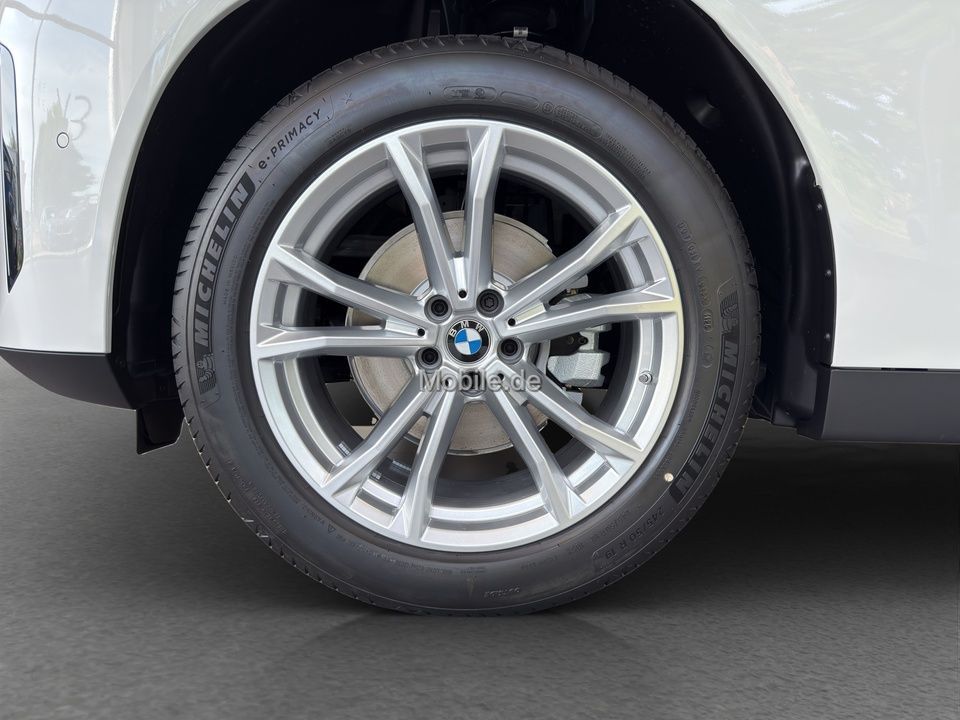 BMW X3 xDrive20 19" PREMIUM + COMFORT PAKET + PANO.