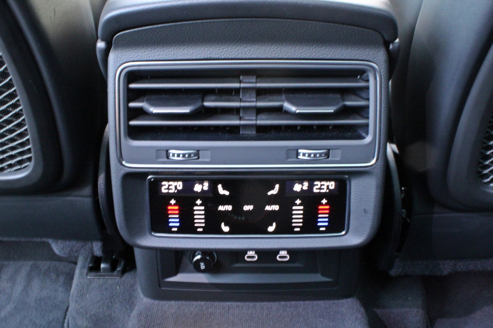 Audi Q7 50TDI S LINE BLACK PANO HUD STHZ AHK MATRIX