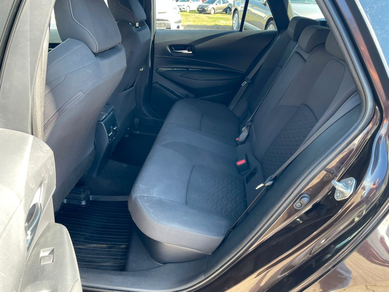 Toyota Corolla 1.8 Touring Sports Hybrid - Samsaru's Car Outlet