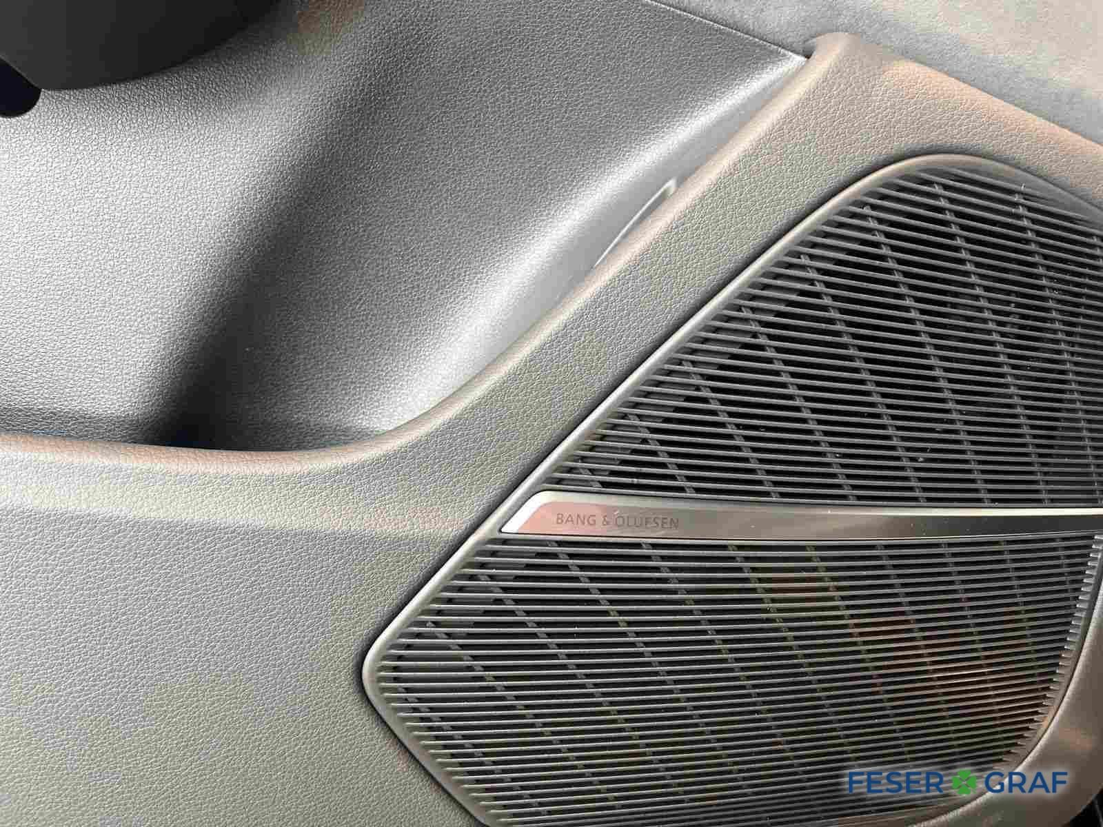 Audi Q8 50 TDI quattro S line - Samsaru's Car Outlet