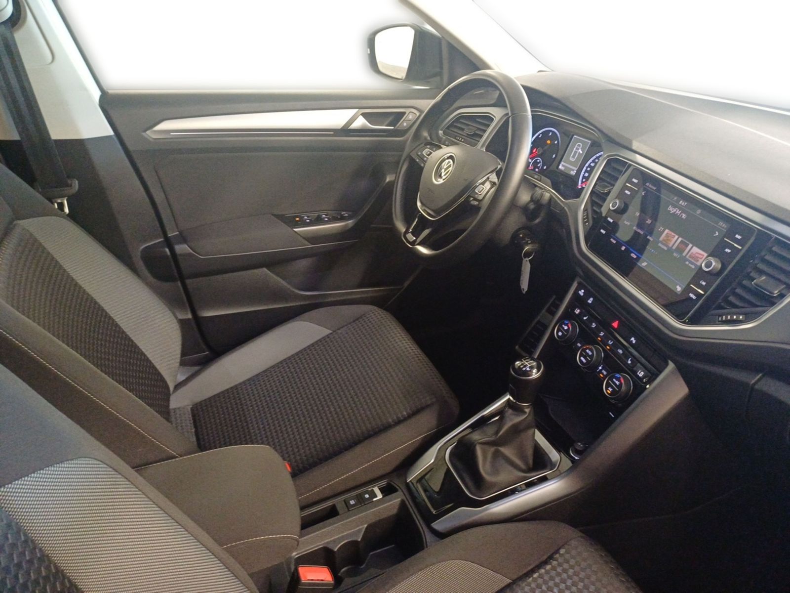 Volkswagen T-Roc Style - Samsaru's Car Outlet