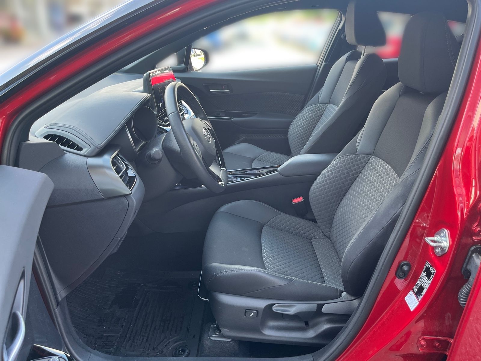 Toyota C-HR 2.0 Hybrid - Samsaru's Car Outlet