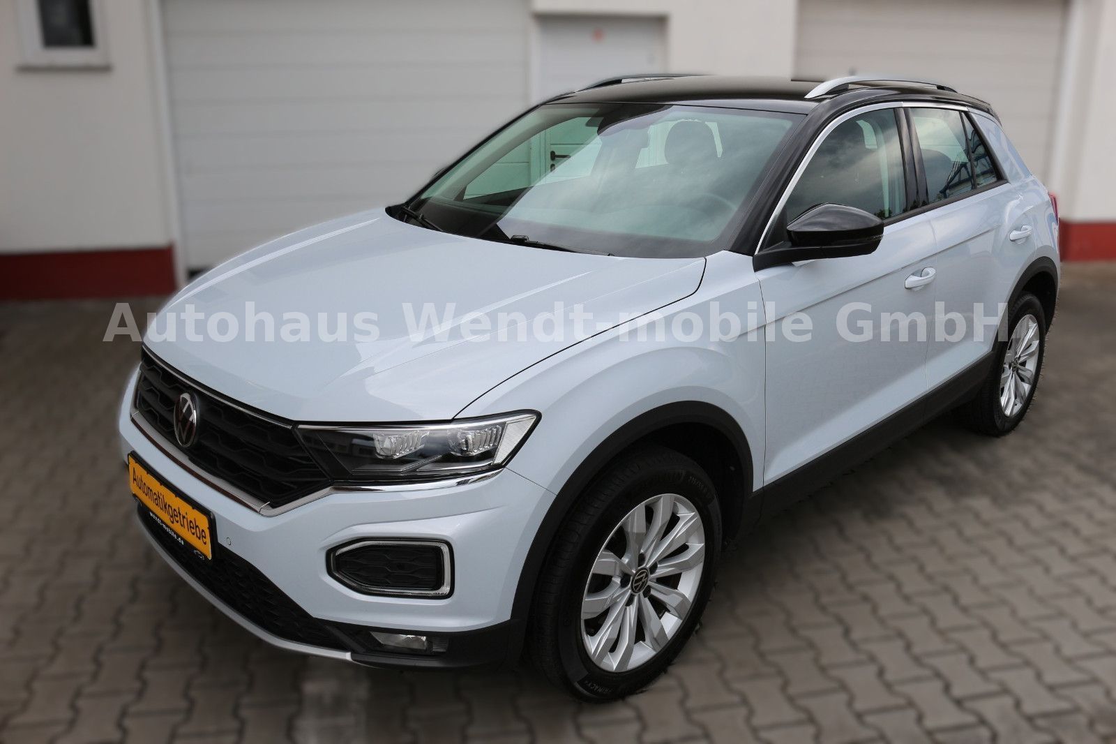 Volkswagen T-Roc Style - Samsaru's Car Outlet