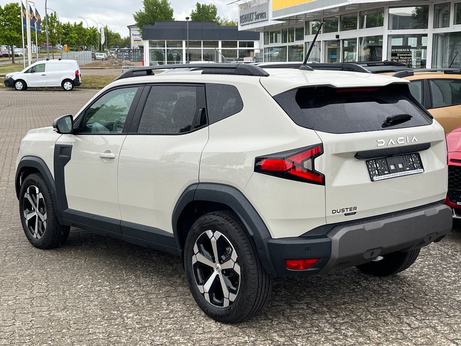 Dacia Duster 140 Mild Hybrid Automatik - Samsaru's Car Outlet