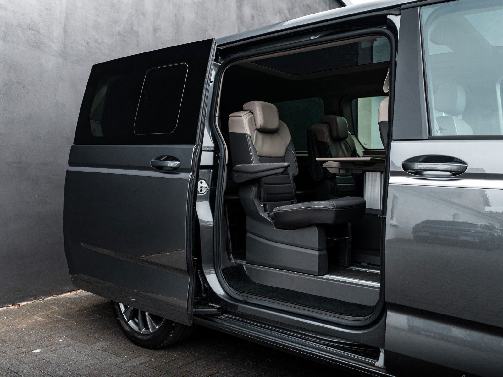 Volkswagen T7 Multivan LANG 100% VOLL TSDHZG LEDER PANO
