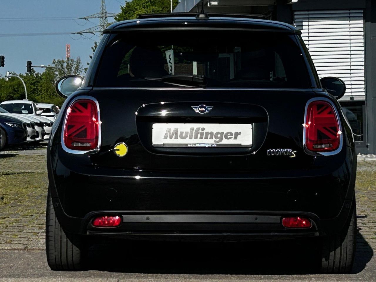 MINI Cooper SE Classic - Samsaru's Car Outlet