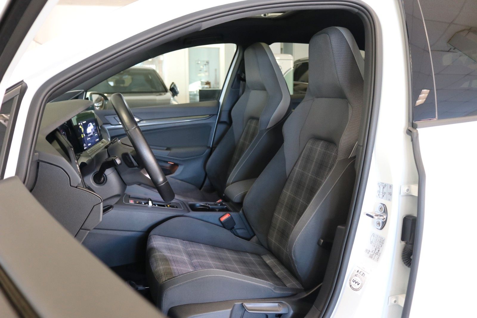 Volkswagen Golf VIII GTD AHK HUD STHZ Matrix Pano Kamera