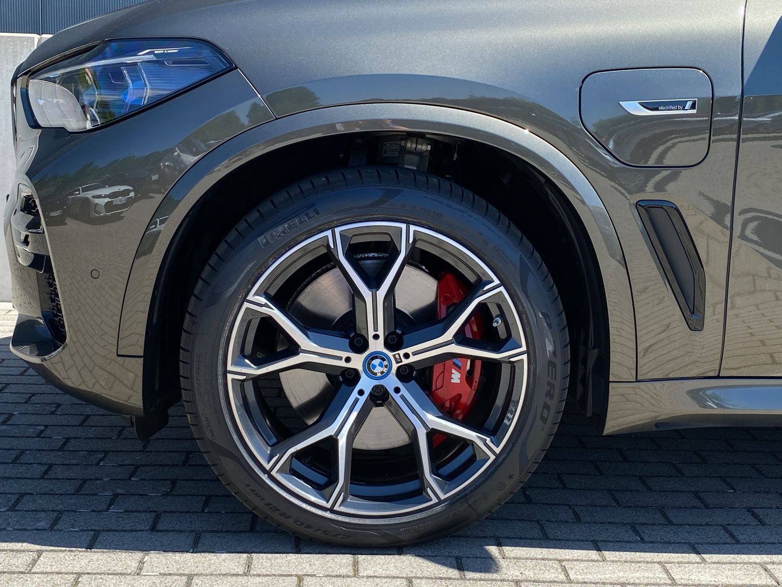 BMW X5 xDrive45e M Sport AHK/LASER/LUFT/B&W/360/SKY
