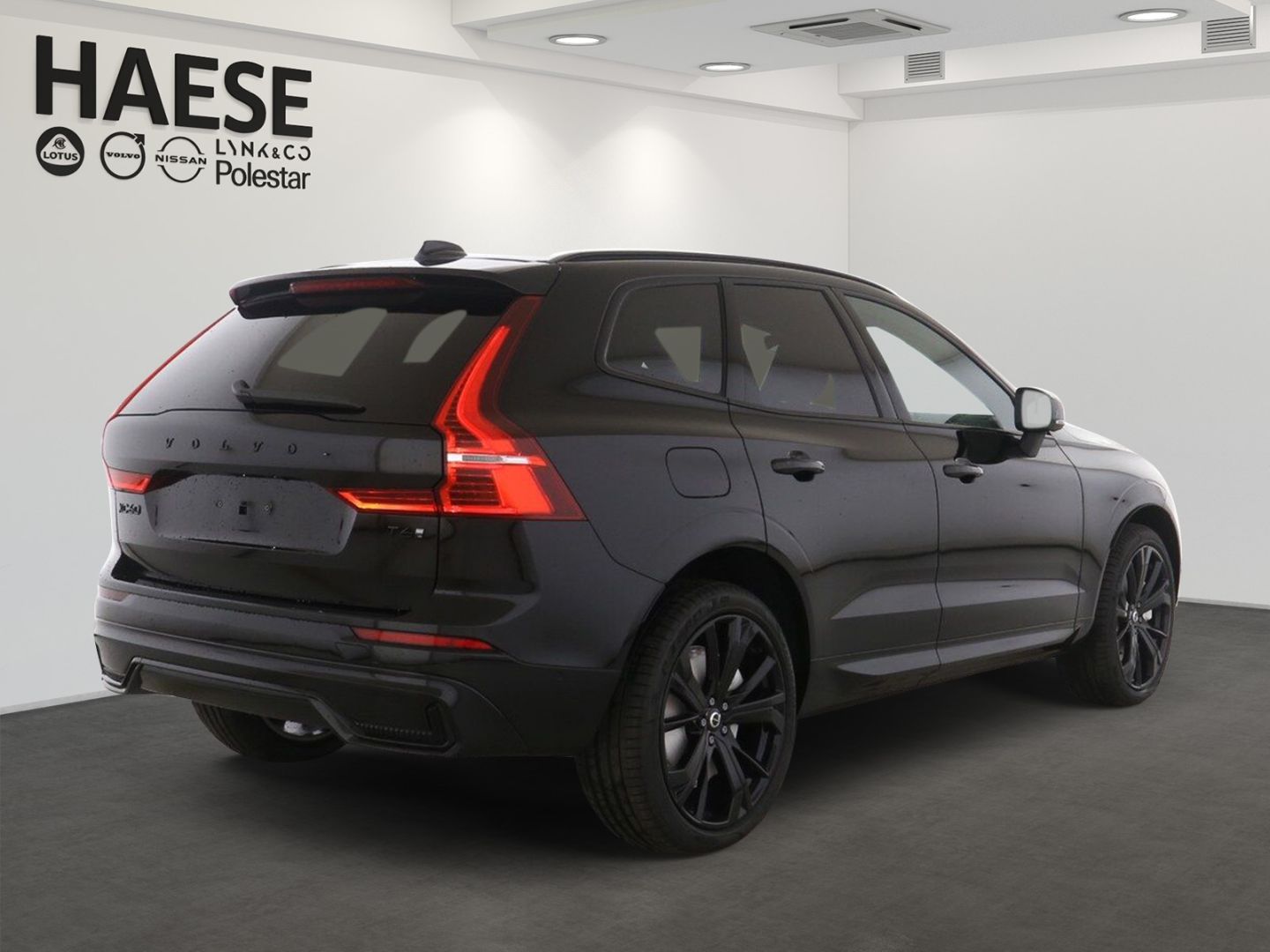 Volvo XC60 T6 Plus Black - Samsaru's Car Outlet