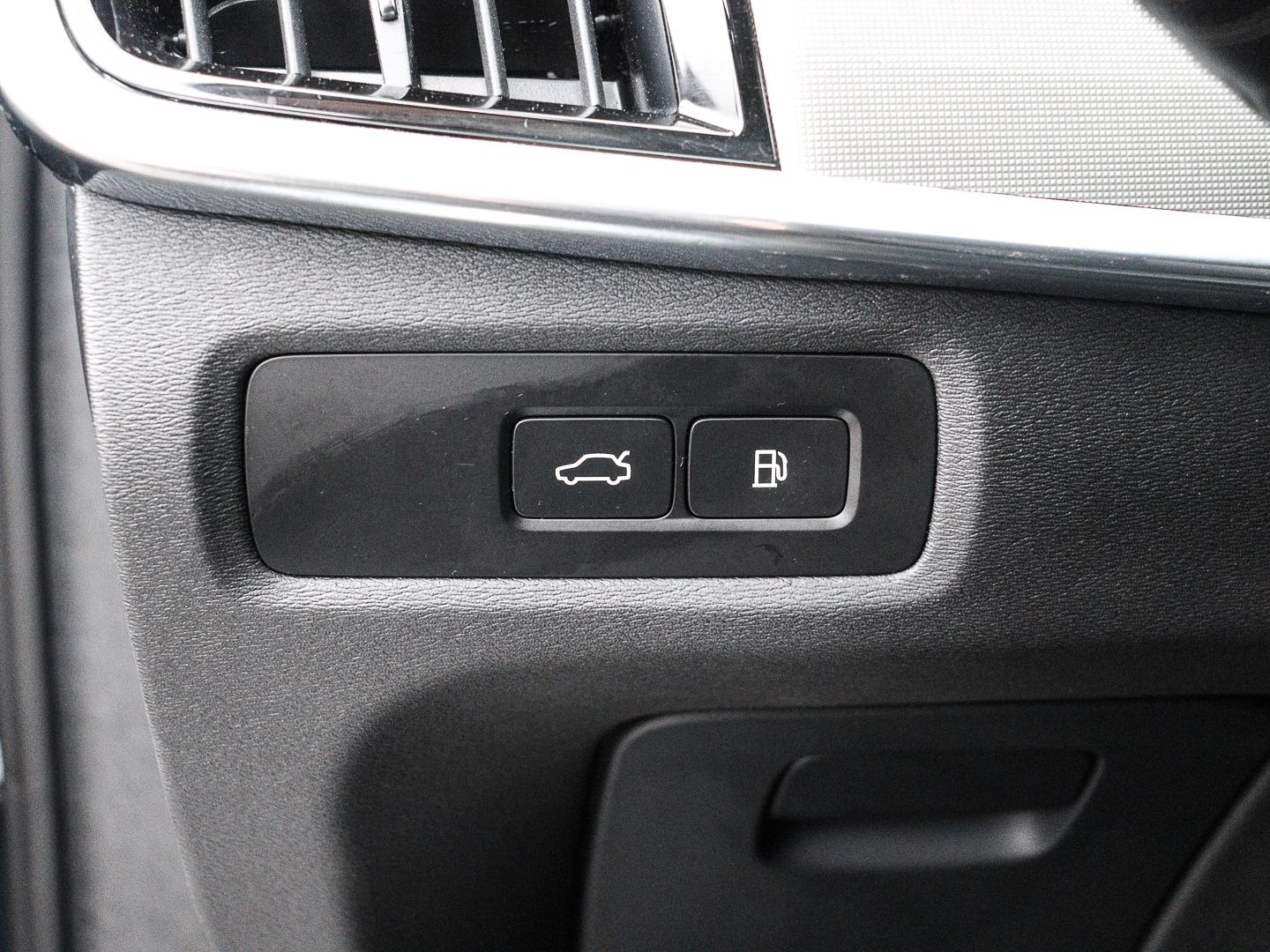 Volvo S90 Ultimate Bright Recharge Plug-In Hybrid AWD