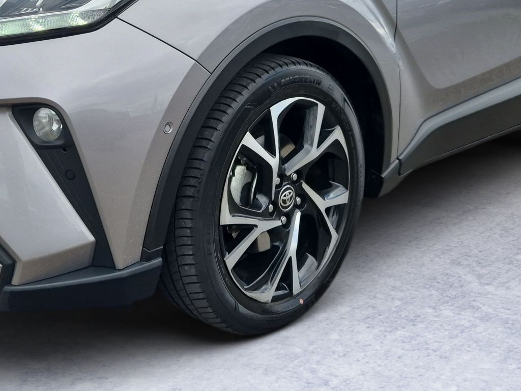 Toyota C-HR 2.0 Hybrid - Samsaru's Car Outlet