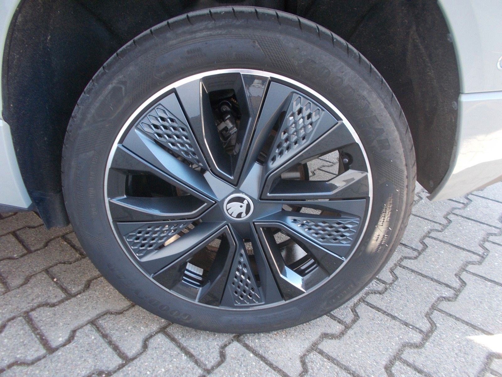Skoda Karoq  1.5 TSI Sportline*DSG*Navi*LED *360° *AHK