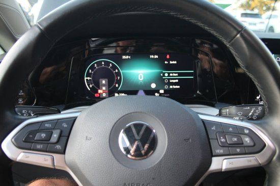 Volkswagen Golf VIII Variant 1.5 eTSI Life DSG - Samsaru's Car Outlet