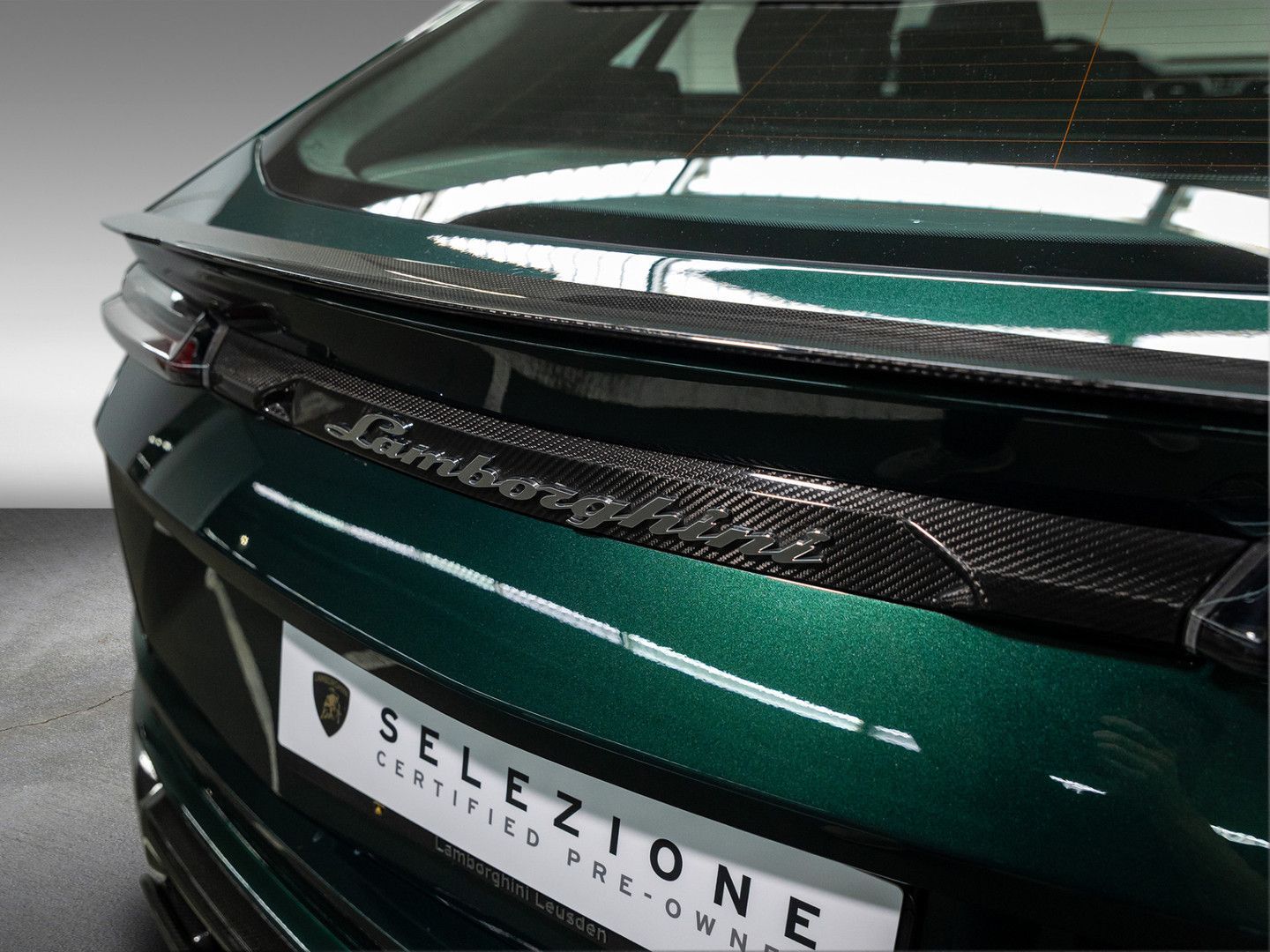 Lamborghini Urus - Samsaru's Car Outlet