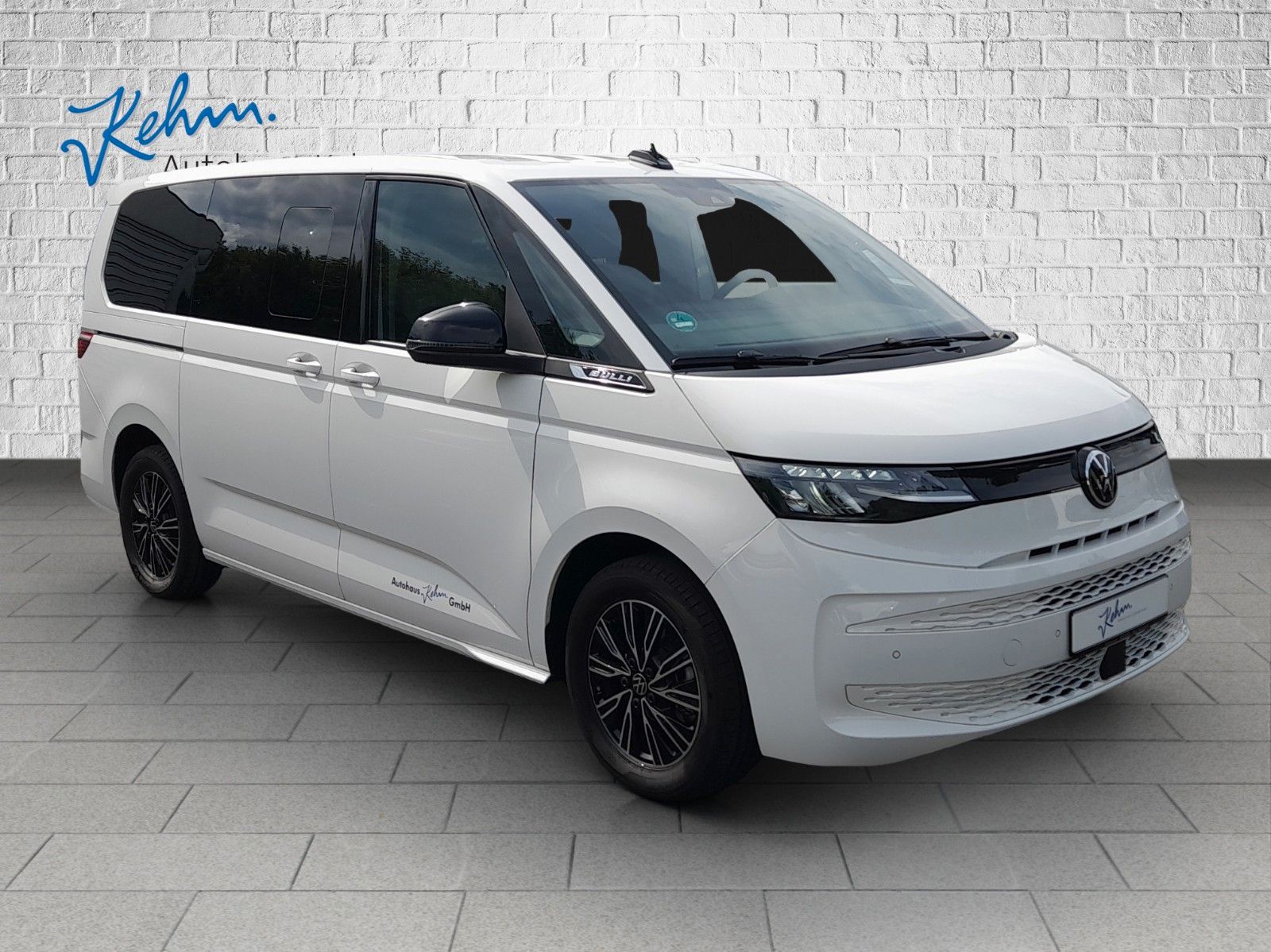 Volkswagen Multivan T7 2.0 TDI - Samsaru's Car Outlet