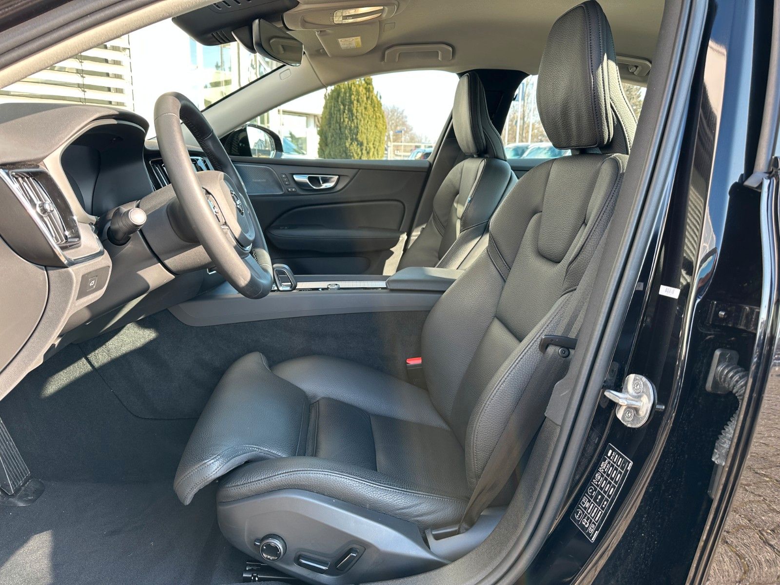Volvo S60 B4 Plus Dark*Licht-P*Winter-P*19 Zoll*Harman