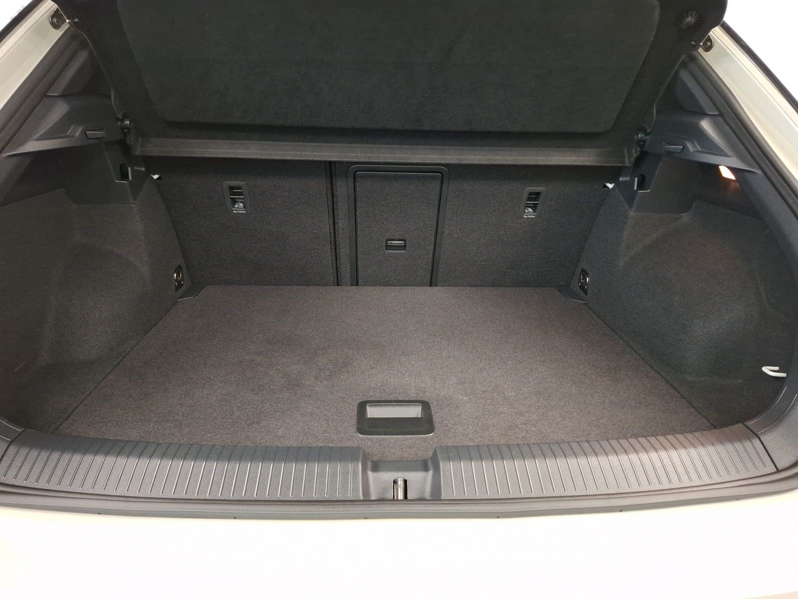 Volkswagen T-Roc 1.5 TSI Style - Samsaru's Car Outlet