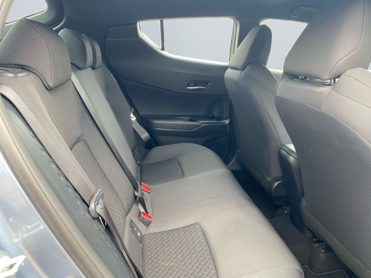 Toyota C-HR 1.8 Hybrid Business-Edition - Samsaru's Car Outlet