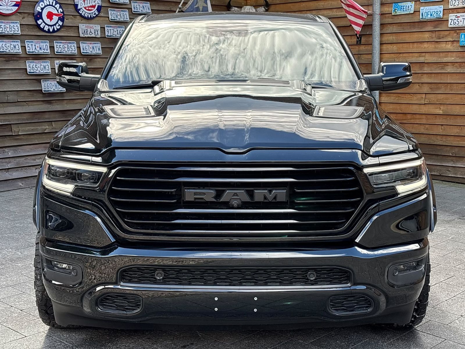 Dodge RAM 1500 Laramie Night Rambox 360° Alpine LPG