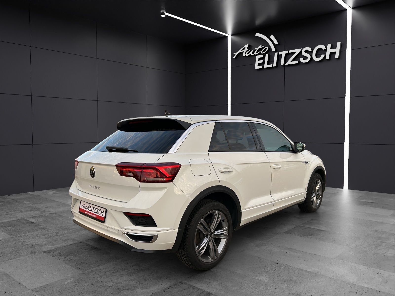 Volkswagen T-Roc TSI Sport R-Line - Samsaru's Car Outlet
