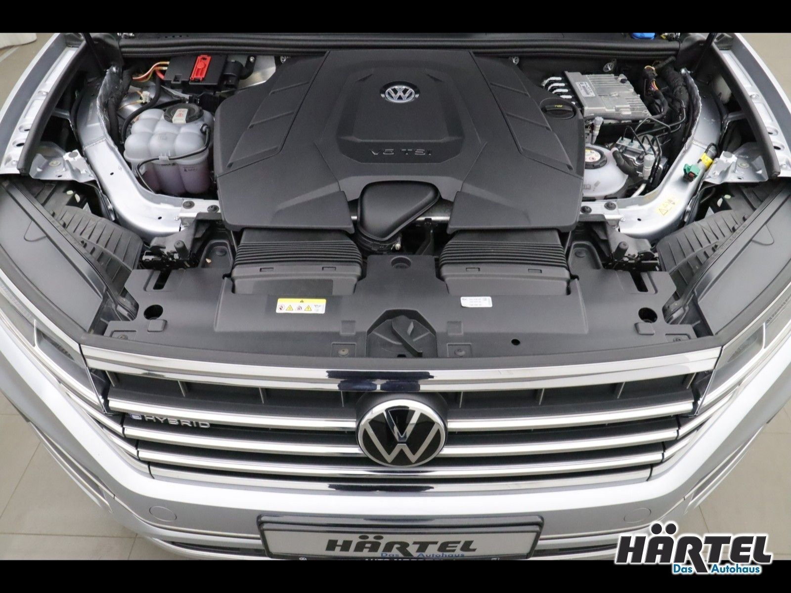 Volkswagen TOUAREG ELEGANCE EHYBRID 3.0 V6 TSI TIPTRONIC - Samsaru's Car Outlet