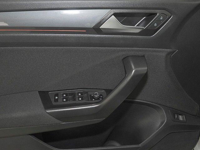 Volkswagen T-Roc 1.5 TSI DSG Sport R-Line - Samsaru's Car Outlet