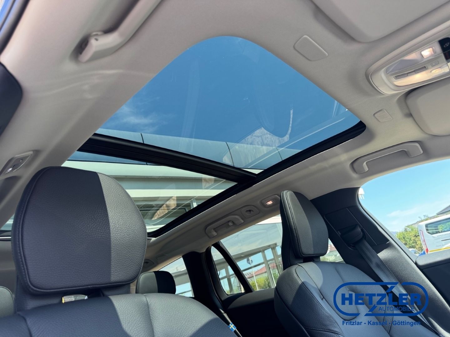 Volvo V60 Plus Dark Recharge Plug-In Hybrid AWD T8 Twi