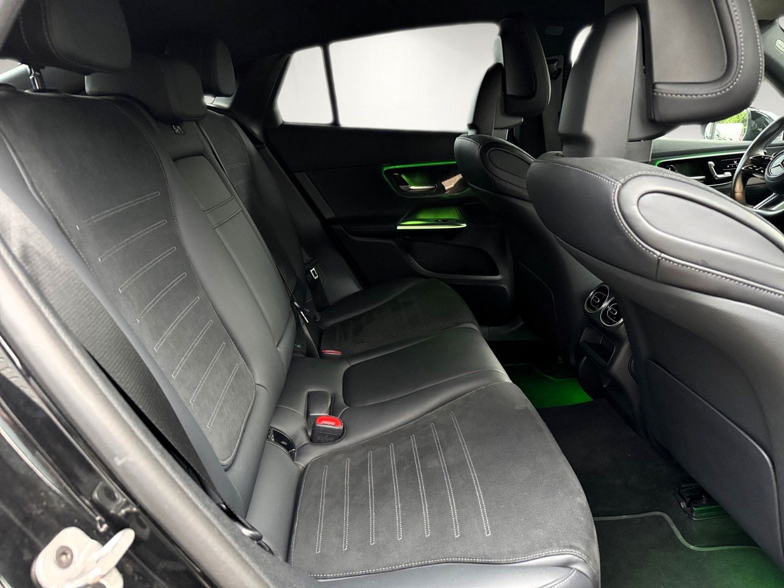 Mercedes-Benz GLC200 Coupé AMG Line 4MATIC - Samsaru's Car Outlet