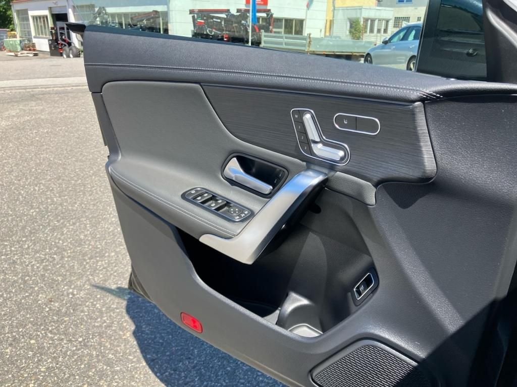Mercedes-Benz CLA 250 4M AMG-Line - Samsaru's Car Outlet