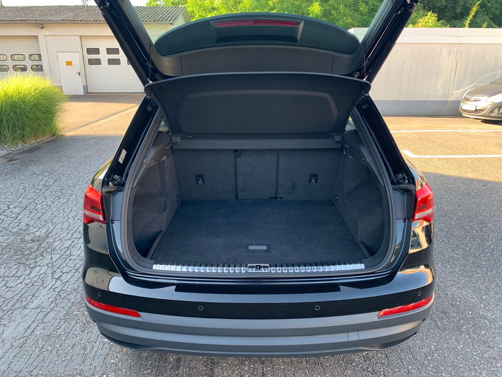 Audi Q3 35 TDI quattro S-line - Samsaru's Car Outlet