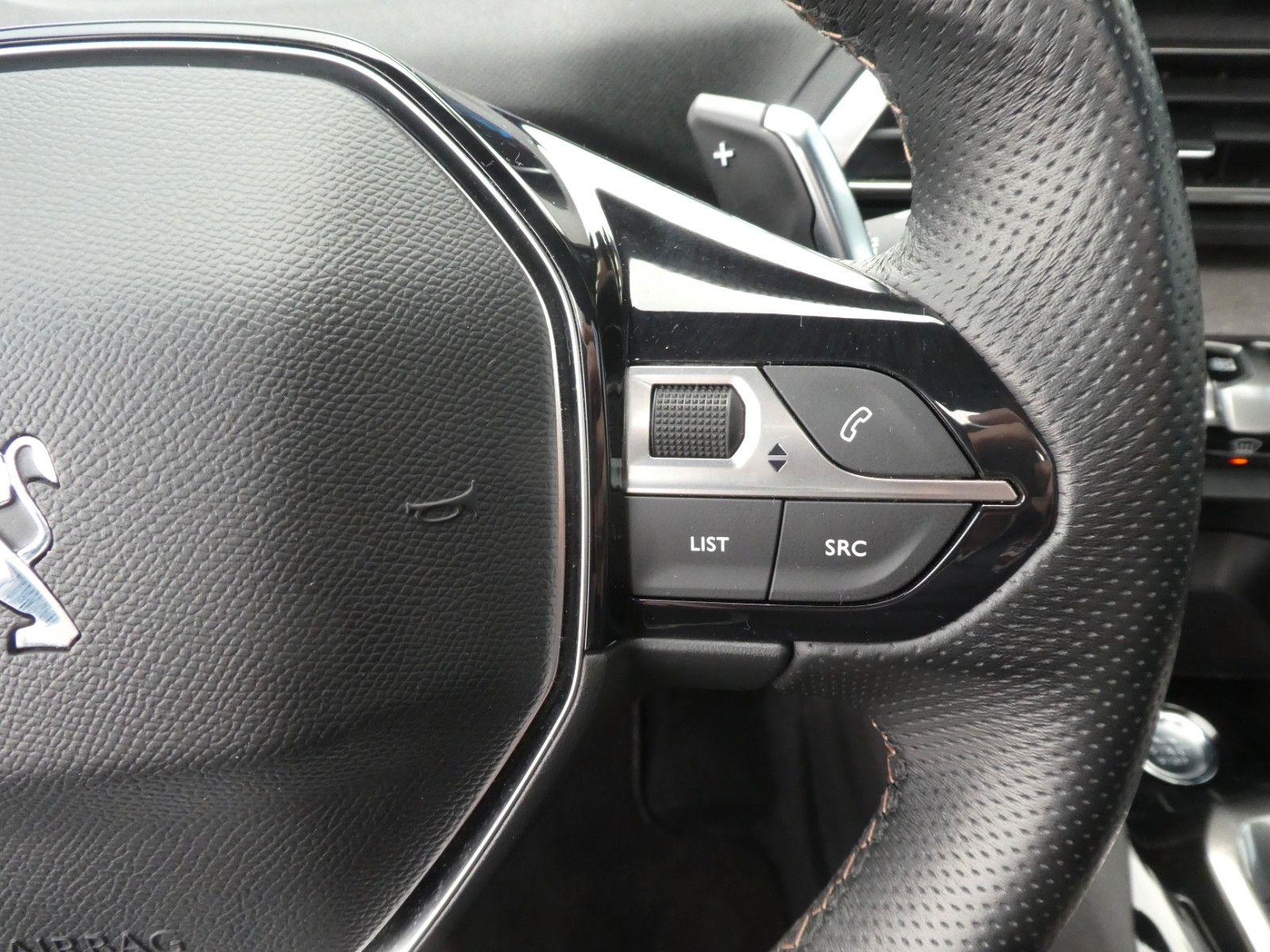 Peugeot 3008 Hybrid4 GT Navi, SHZ, Kamera, 4WD, S-Dach